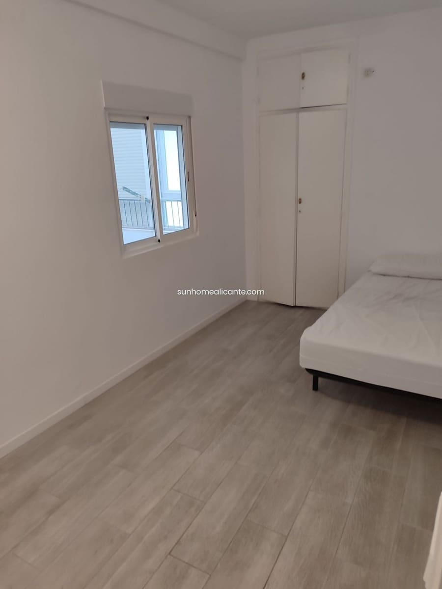 3 soveværelse Lejlighed til leje i Alicante by - € 1.200 (Ref: 9236911)