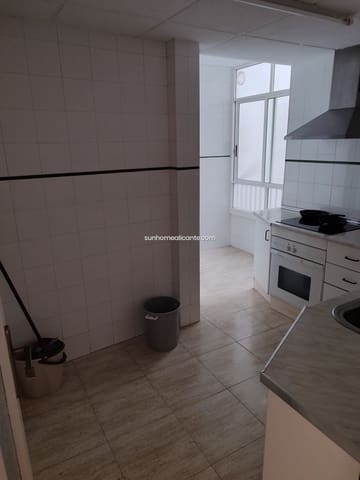 3 soveværelse Lejlighed til leje i Alicante by - € 1.200 (Ref: 9236911)