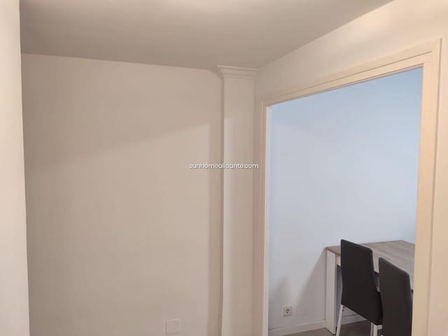 3 soveværelse Lejlighed til leje i Alicante by - € 1.200 (Ref: 9236911)