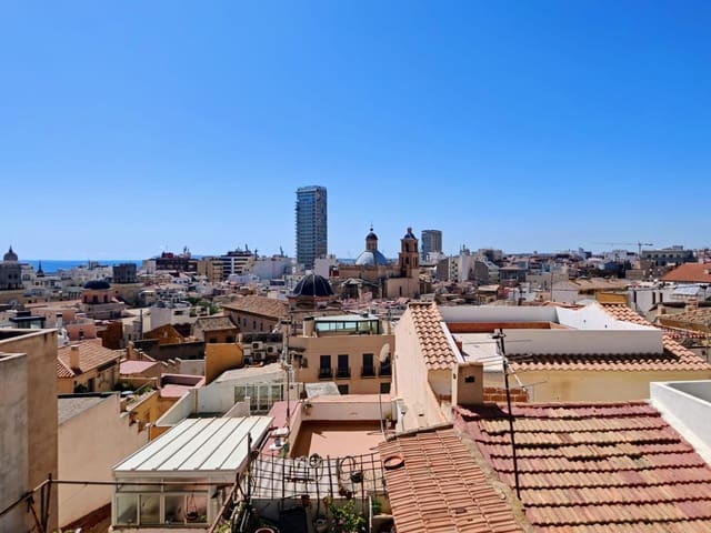 3 makuuhuone Kattohuoneisto myytävänä paikassa Alicante kaupunki - 360 000 € (Ref: 9236912)