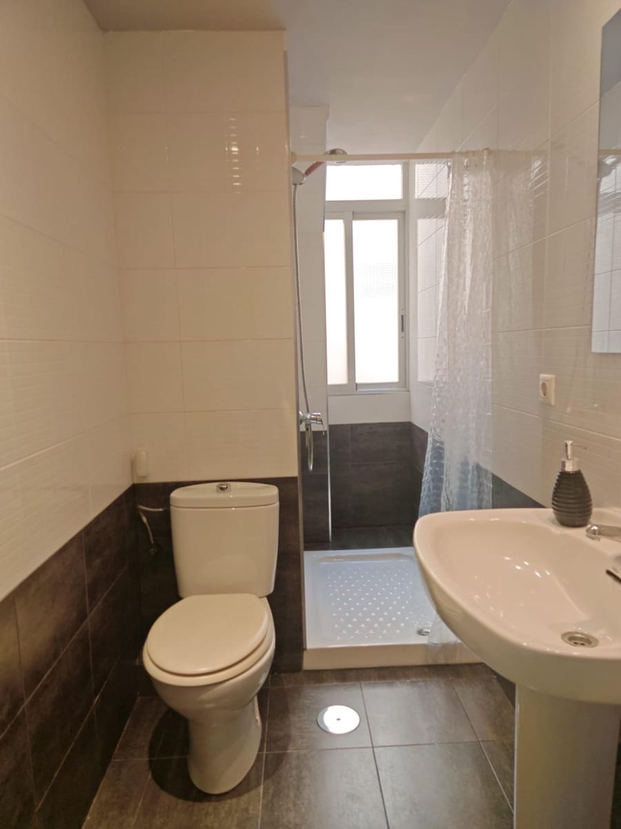 2 chambre Appartement à vendre à Alicante ville - 150 000 € (Ref: 9252485)