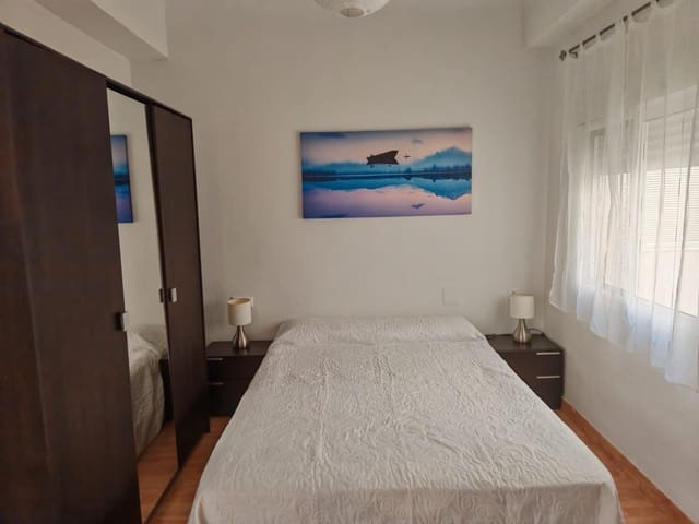 Apartamento de 2 habitaciones en Carolinas Bajas, Alicante / Alacant ciudad en venta - 150.000 € (Ref: 9252485)