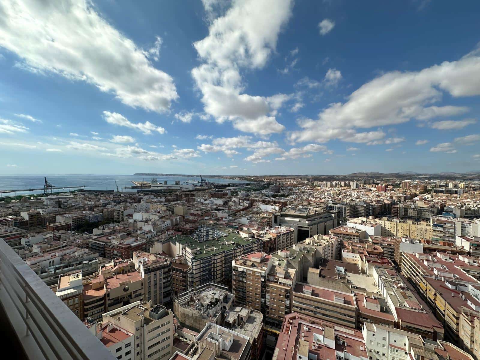 1 bedroom Apartment for rent in Alicante / Alacant city - € 800 (Ref: 9264568)