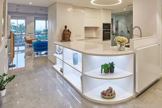 Apartamento de 3 habitaciones en Alicante / Alacant ciudad en venta - 1.175.000 € (Ref: 9431959)