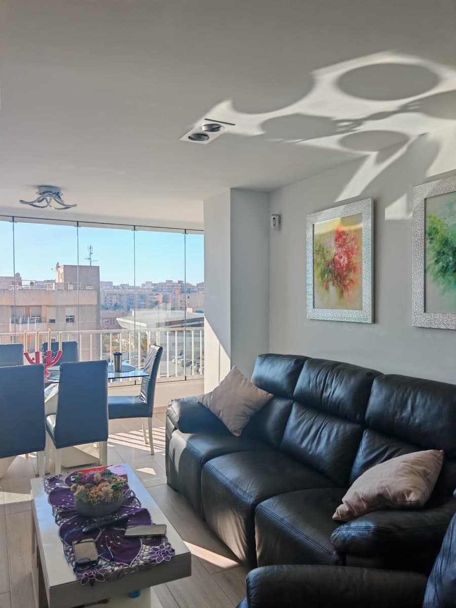 3 makuuhuone Asunto myytävänä paikassa Santa Pola mukana 
autotalli - 254 000 € (Ref: 9441379)