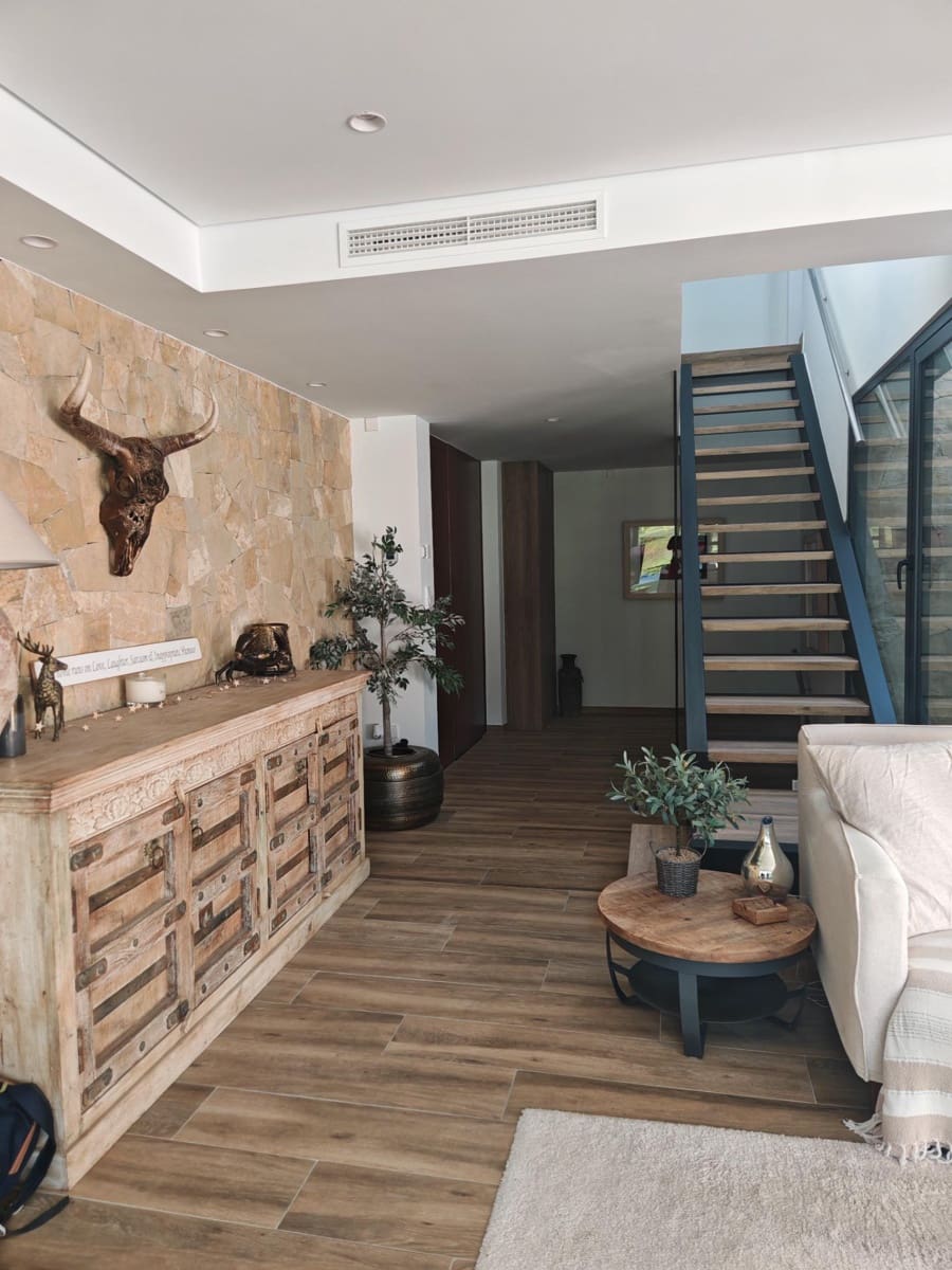 5 soveværelse Villa til salg i Monforte del Cid med swimmingpool - € 714.000 (Ref: 9441380)