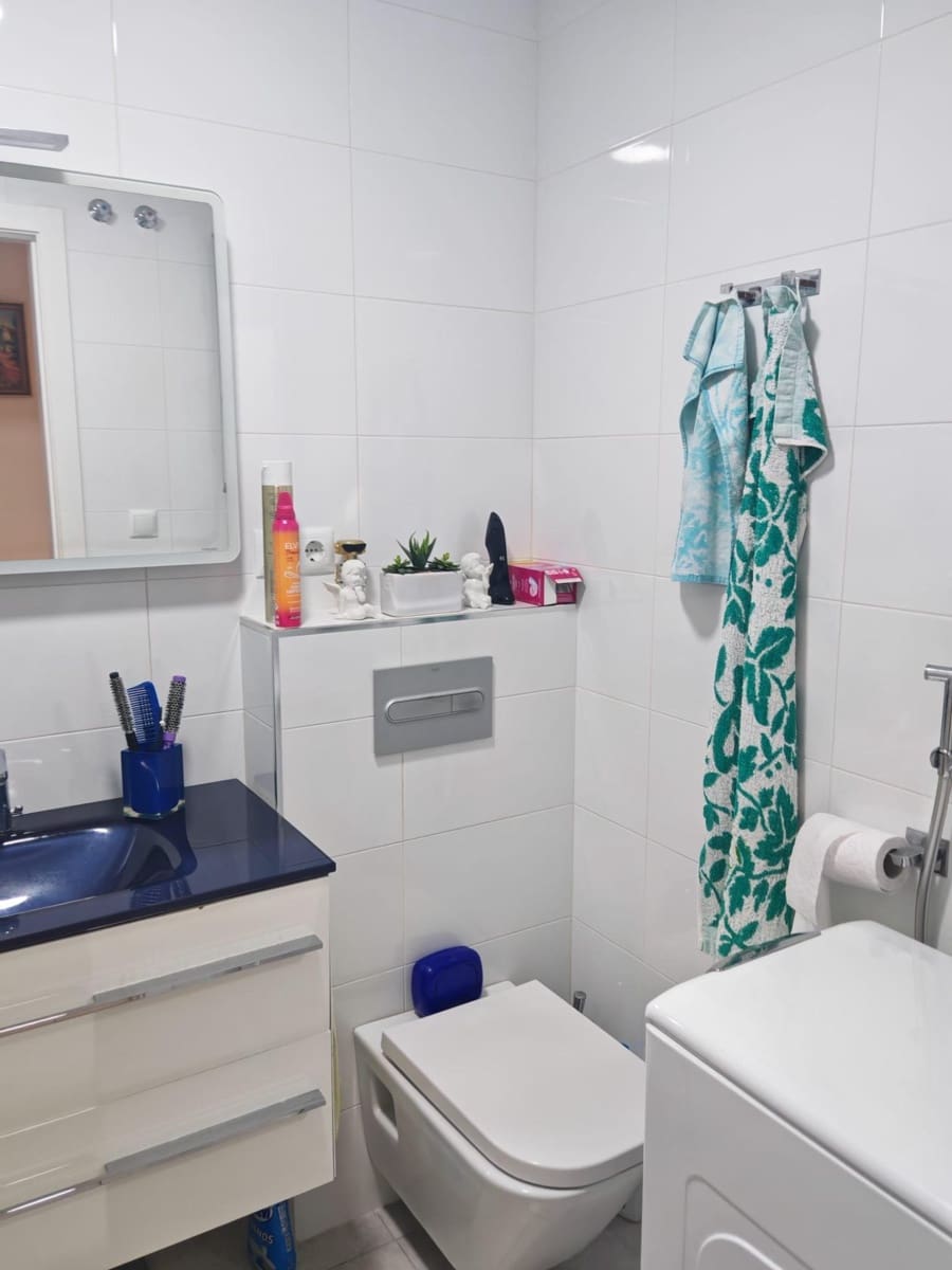 1 bedroom Flat for sale in Santa Pola with garage - € 150,000 (Ref: 9446357)