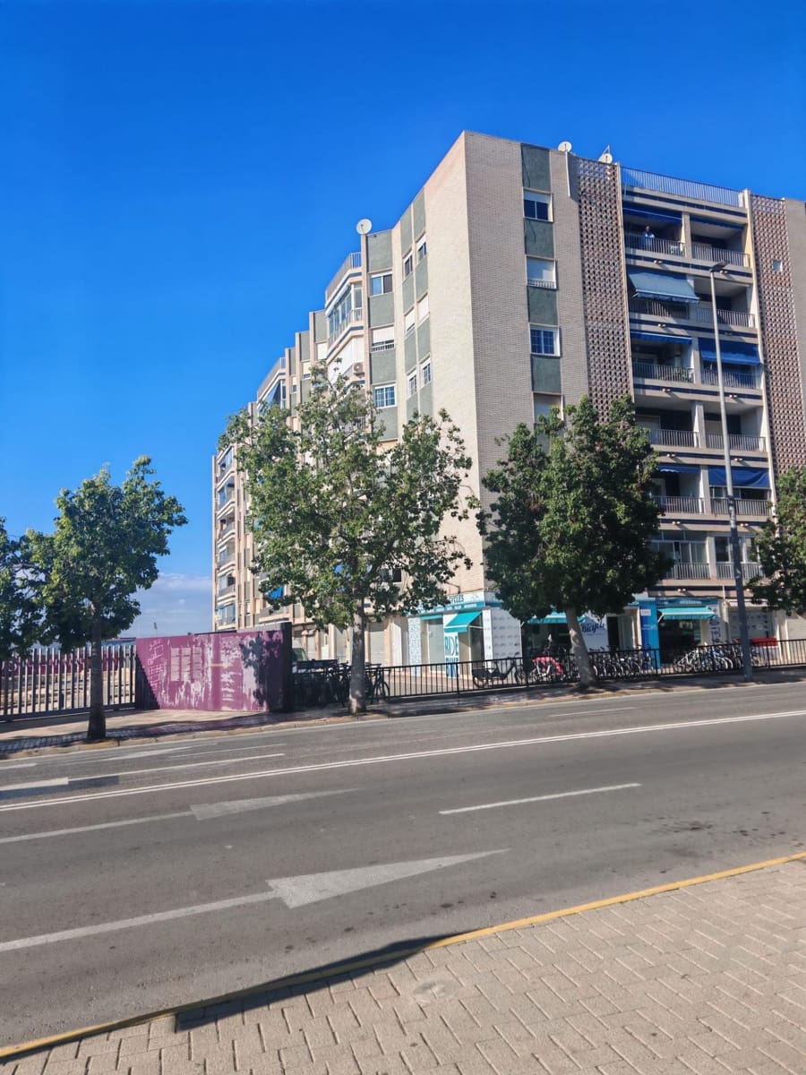 1 bedroom Flat for sale in Santa Pola with garage - € 150,000 (Ref: 9446357)