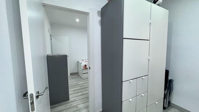 3 soveværelse Lejlighed til salg i Carolinas Bajas, Alicante by - € 270.000 (Ref: 9451649)