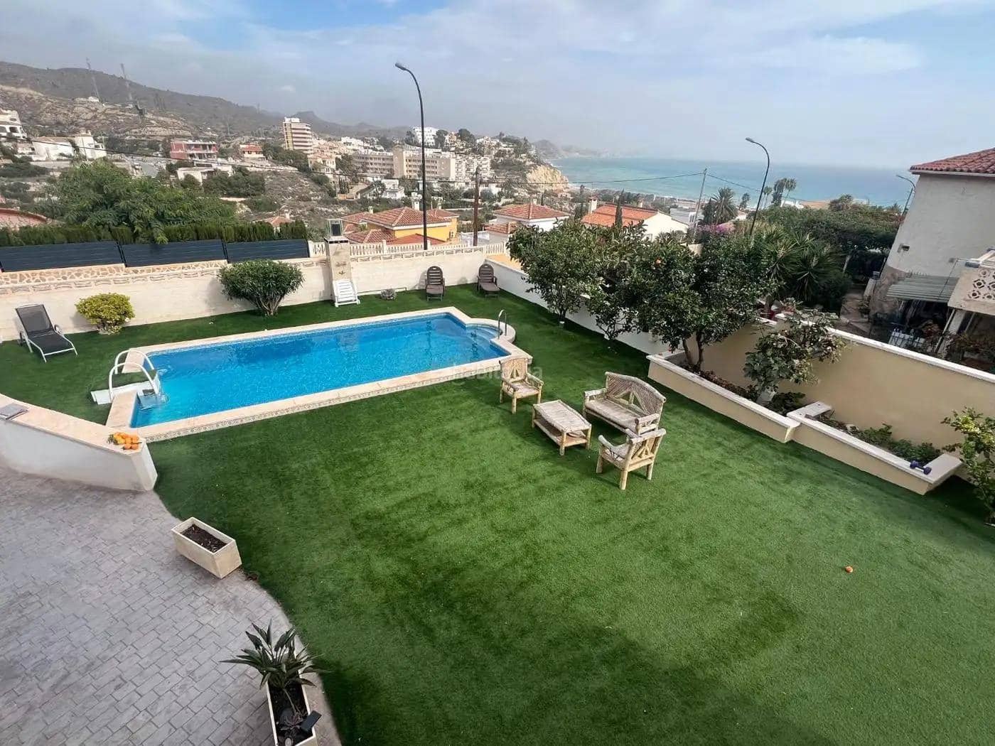Chalet de 5 habitaciones en El Campello en venta con garaje - 649.000 € (Ref: 9452790)