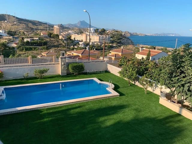 Chalet de 5 habitaciones en El Campello en venta con garaje - 649.000 € (Ref: 9452790)