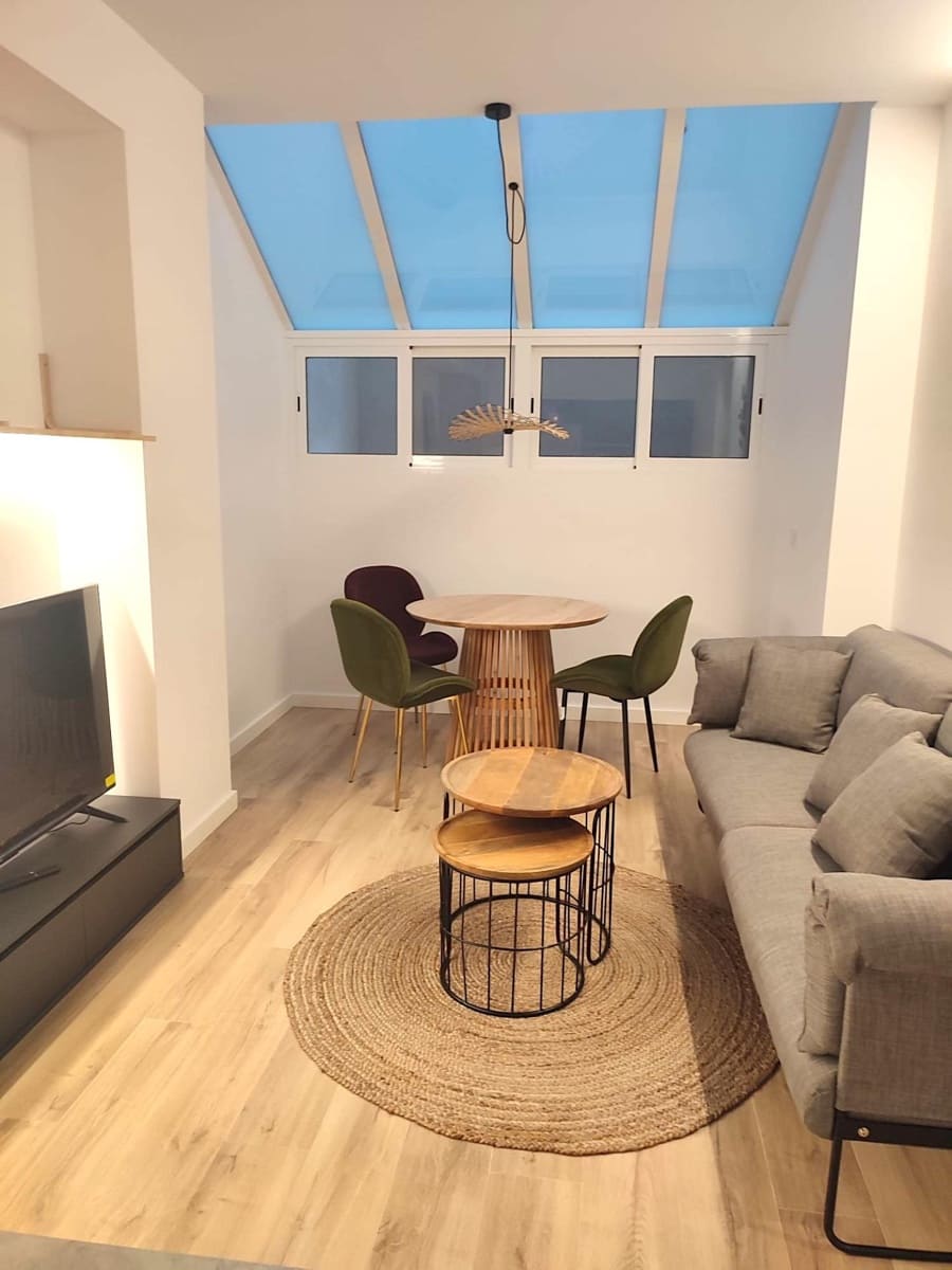 2 slaapkamer Flat te koop in Alicante stad - € 215.000 (Ref: 9456286)