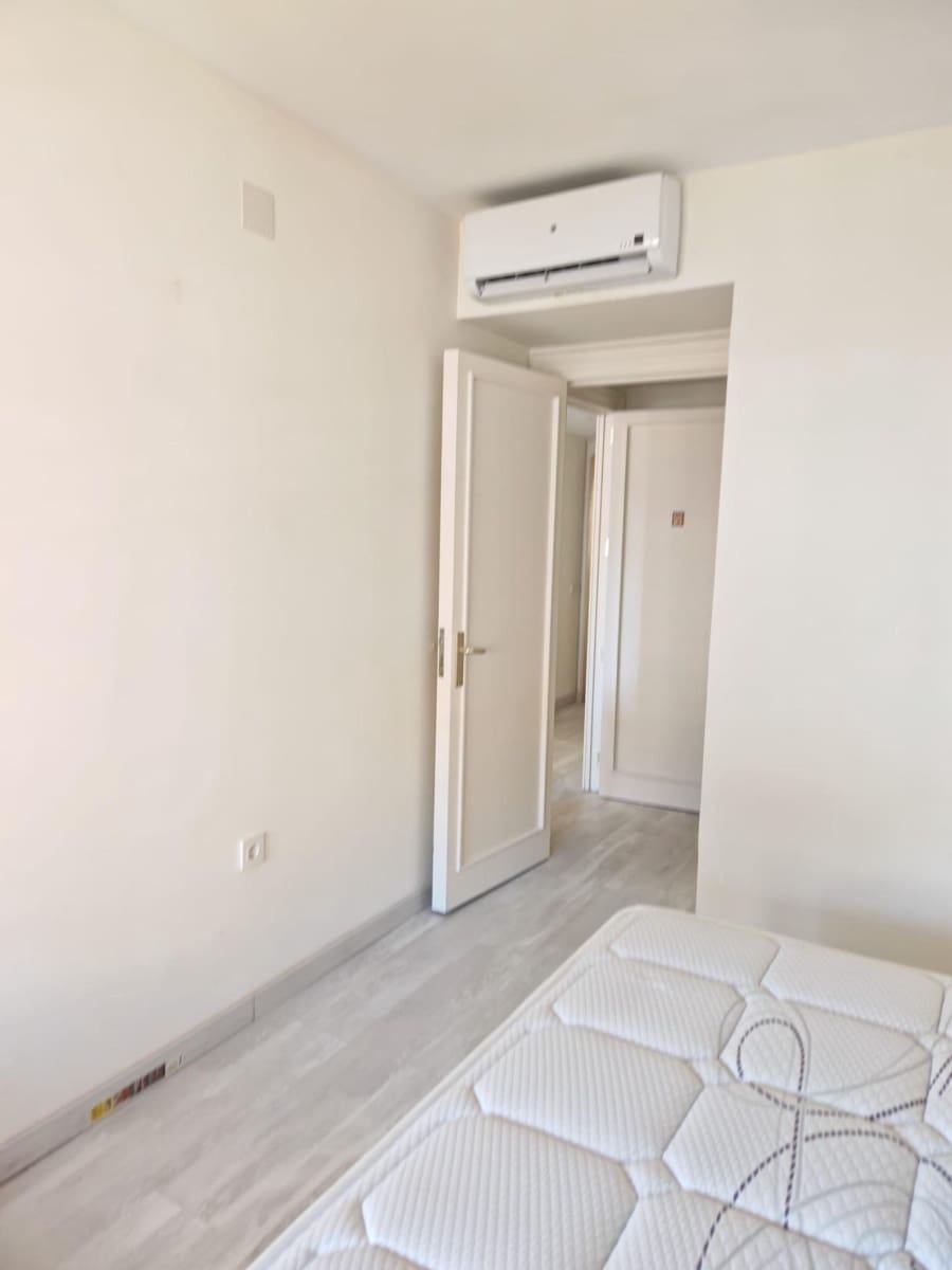 1 bedroom Flat for rent in Alicante / Alacant city - € 1,200 (Ref: 9494076)