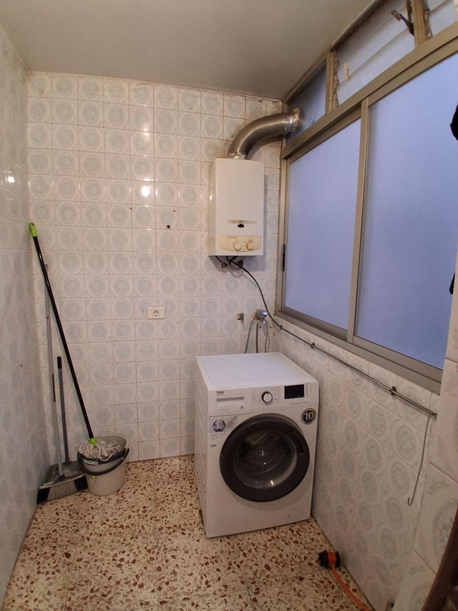 5 bedroom Flat for sale in Elche / Elx - € 165,000 (Ref: 9497218)