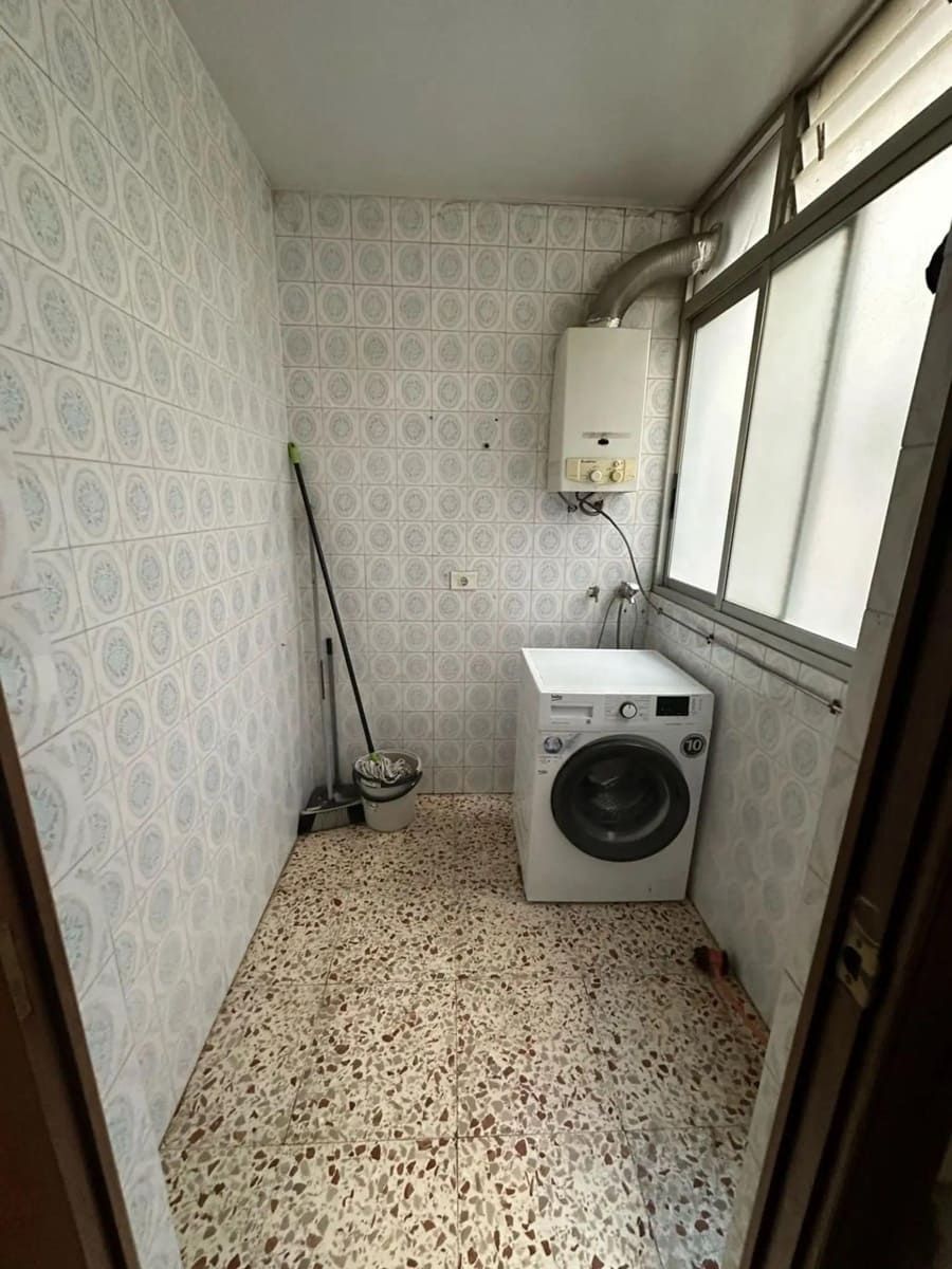 5 bedroom Flat for sale in Elche / Elx - € 165,000 (Ref: 9497218)