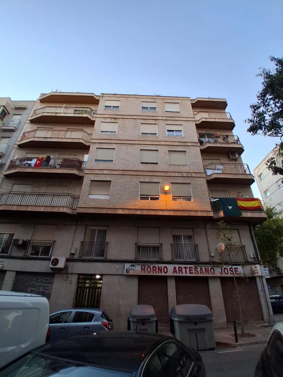 5 bedroom Flat for sale in Elche / Elx - € 165,000 (Ref: 9497218)