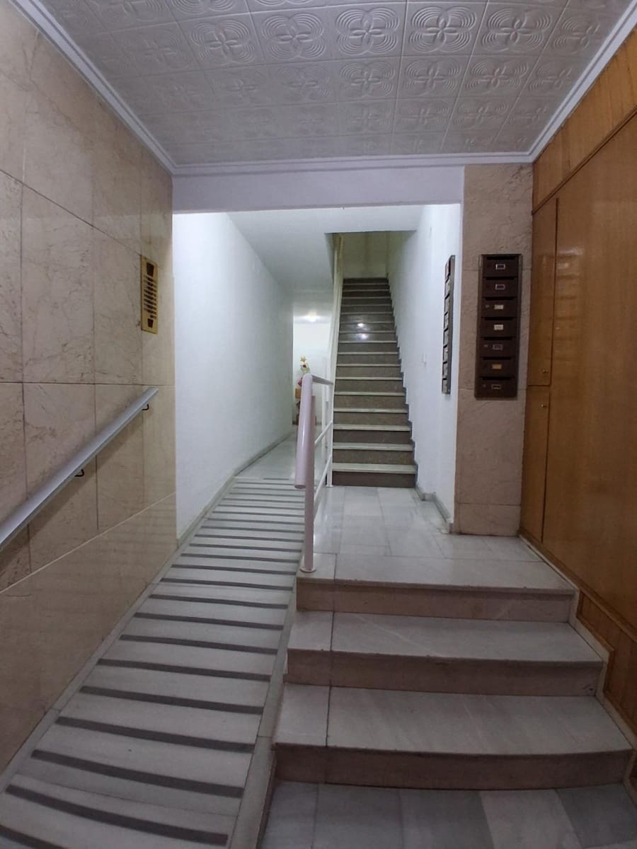 5 bedroom Flat for sale in Elche / Elx - € 165,000 (Ref: 9497218)