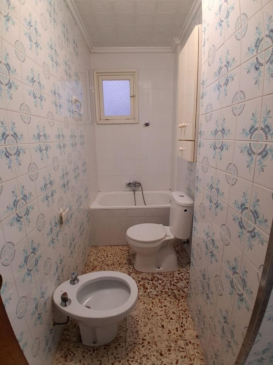 5 bedroom Flat for sale in Elche / Elx - € 165,000 (Ref: 9497218)