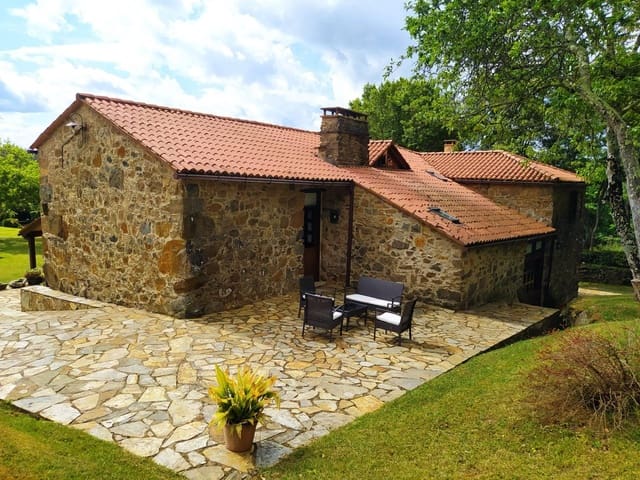 Finca/Casa Rural de 6 habitaciones en Ortigueira en venta - 560.000 € (Ref: 9518934)