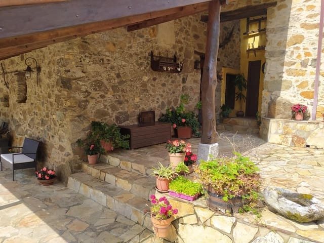 Finca/Casa Rural de 6 habitaciones en Ortigueira en venta - 560.000 € (Ref: 9518934)