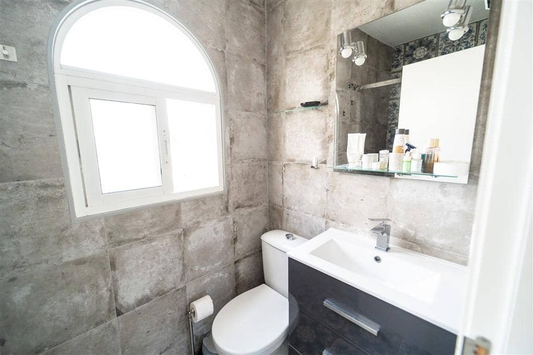 4 sovrum Villa till salu i La Siesta med pool - 495 000 € (Ref: 9541118)