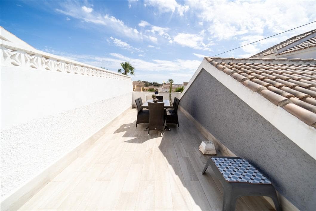 4 sovrum Villa till salu i La Siesta med pool - 495 000 € (Ref: 9541118)