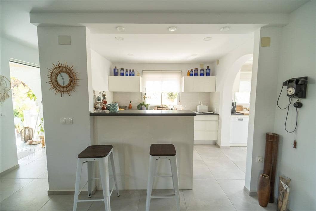 4 sovrum Villa till salu i La Siesta med pool - 495 000 € (Ref: 9541118)