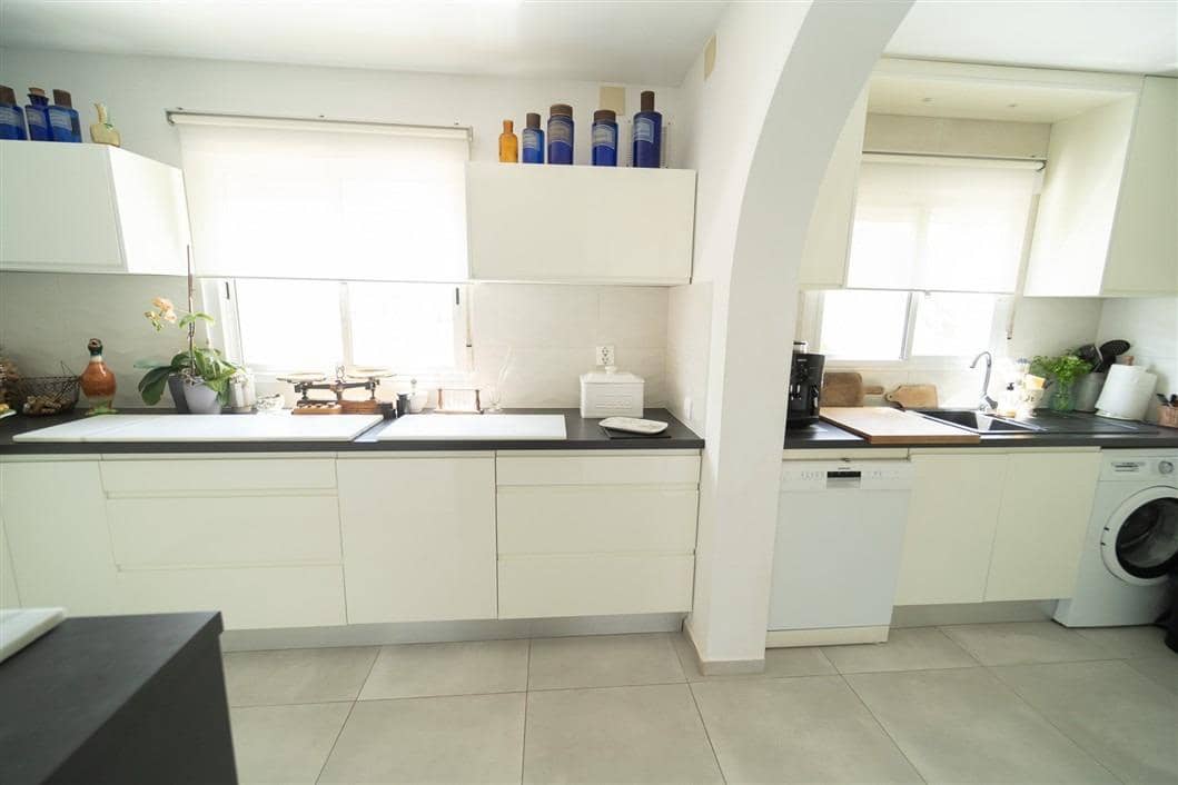 4 sovrum Villa till salu i La Siesta med pool - 495 000 € (Ref: 9541118)