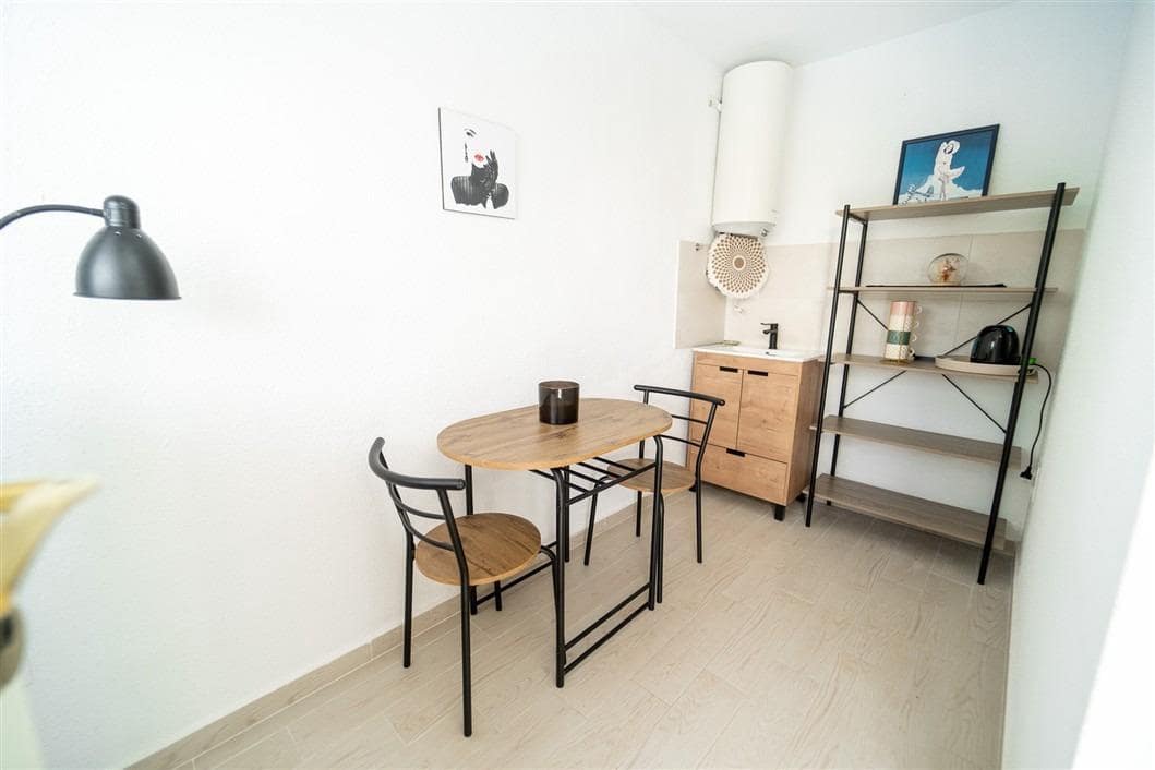 4 sovrum Villa till salu i La Siesta med pool - 495 000 € (Ref: 9541118)