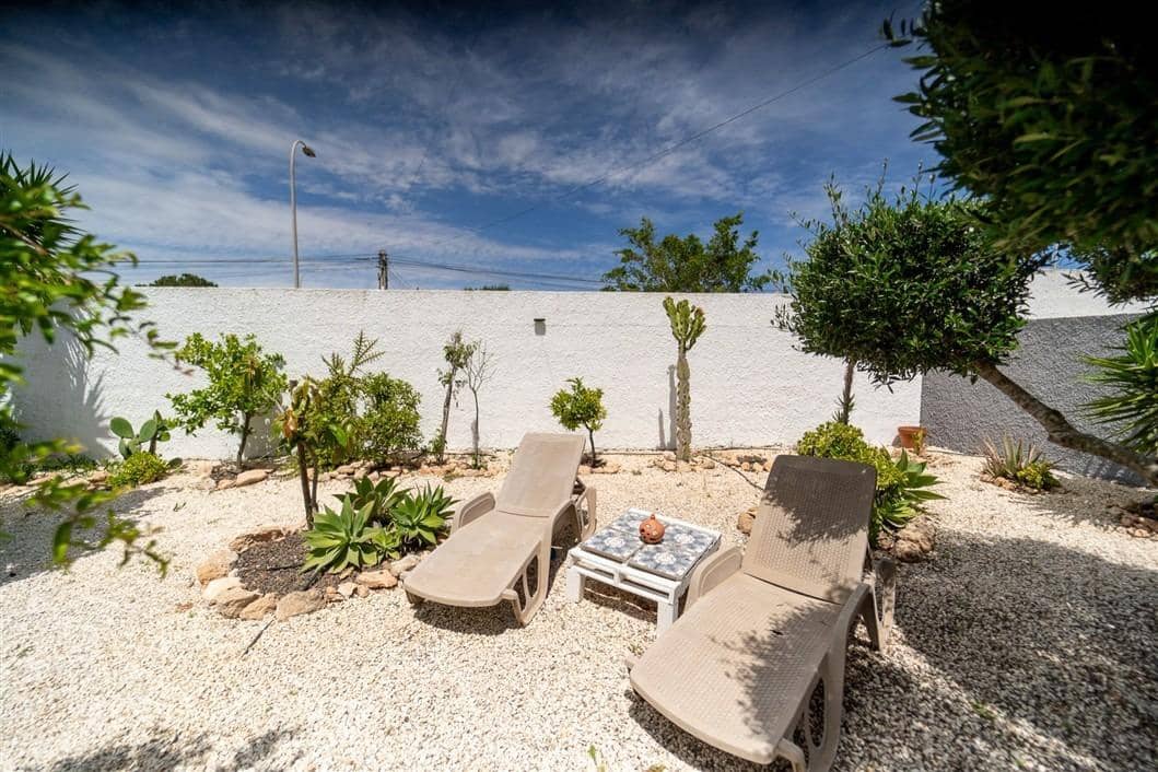 4 sovrum Villa till salu i La Siesta med pool - 495 000 € (Ref: 9541118)