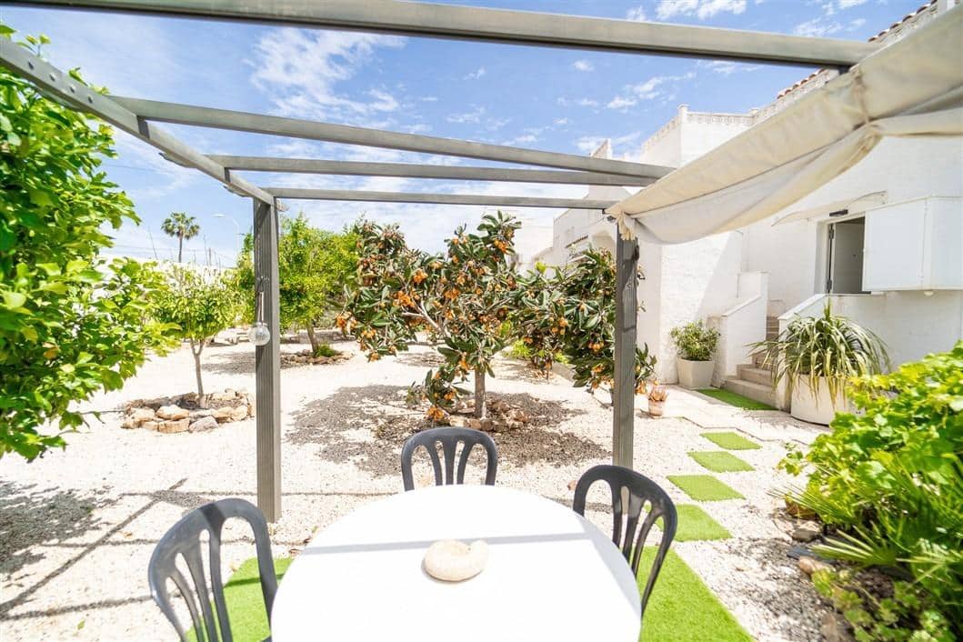 4 sovrum Villa till salu i La Siesta med pool - 495 000 € (Ref: 9541118)