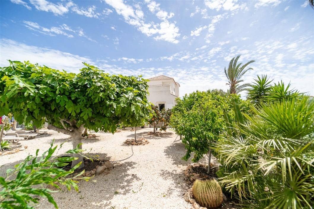 4 sovrum Villa till salu i La Siesta med pool - 495 000 € (Ref: 9541118)