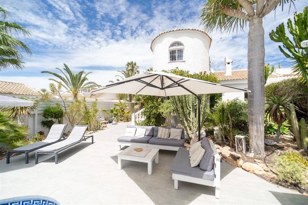 4 sovrum Villa till salu i La Siesta med pool - 495 000 € (Ref: 9541118)