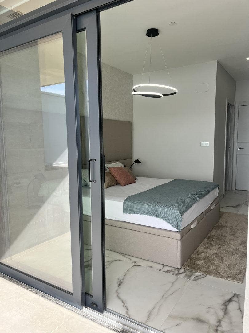 3 sovrum Lägenhet till salu i Benidorm med pool garage - 795 000 € (Ref: 9596162)