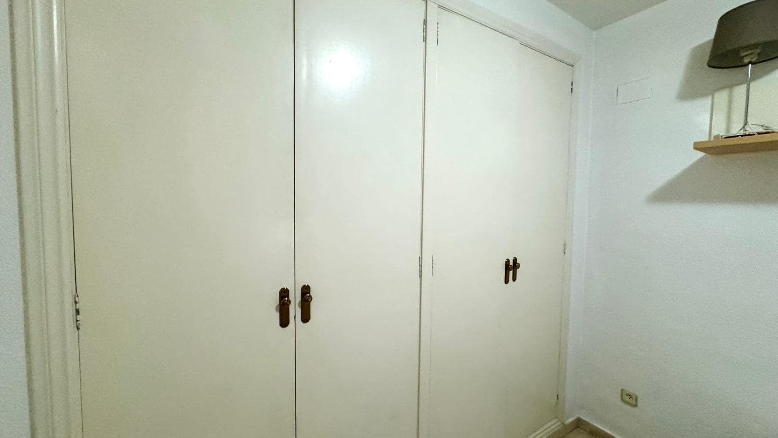 4 slaapkamer Appartement te huur in Alicante stad met garage - € 1.300 (Ref: 9608099)