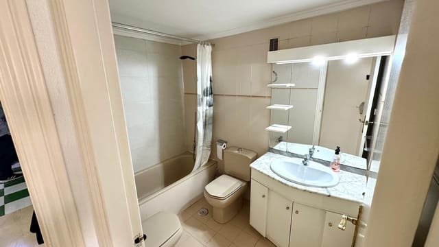 4 slaapkamer Appartement te huur in Alicante stad met garage - € 1.300 (Ref: 9608099)