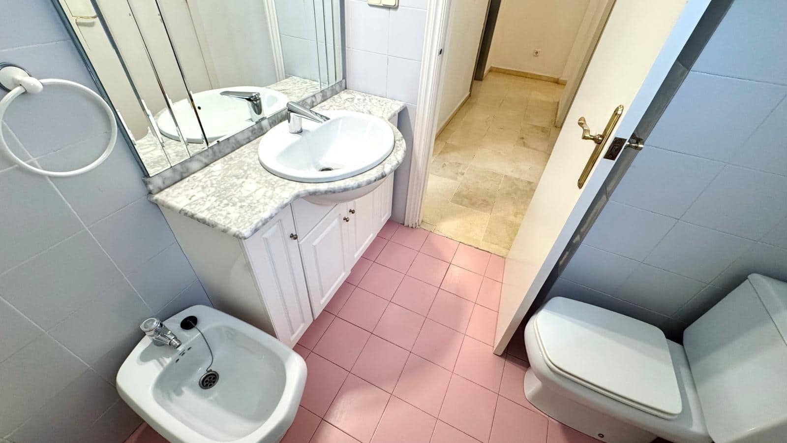 4 slaapkamer Appartement te huur in Alicante stad met garage - € 1.300 (Ref: 9608099)