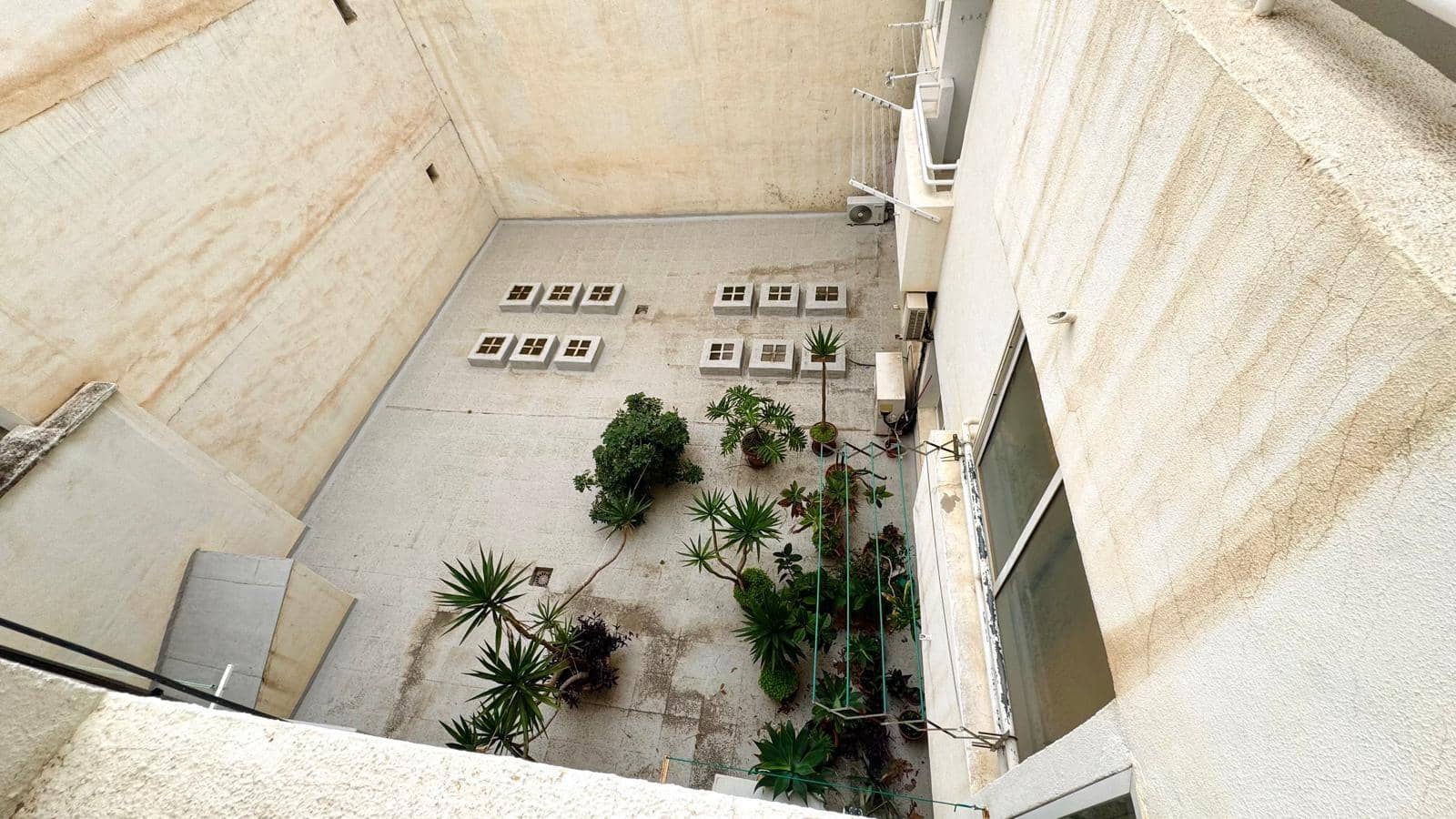 4 slaapkamer Appartement te huur in Alicante stad met garage - € 1.300 (Ref: 9608099)