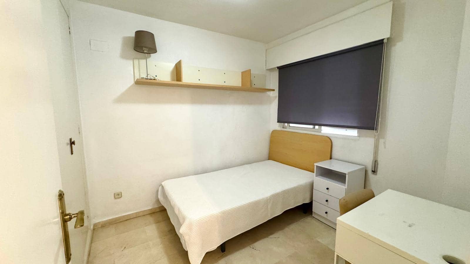 4 slaapkamer Appartement te huur in Alicante stad met garage - € 1.300 (Ref: 9608099)