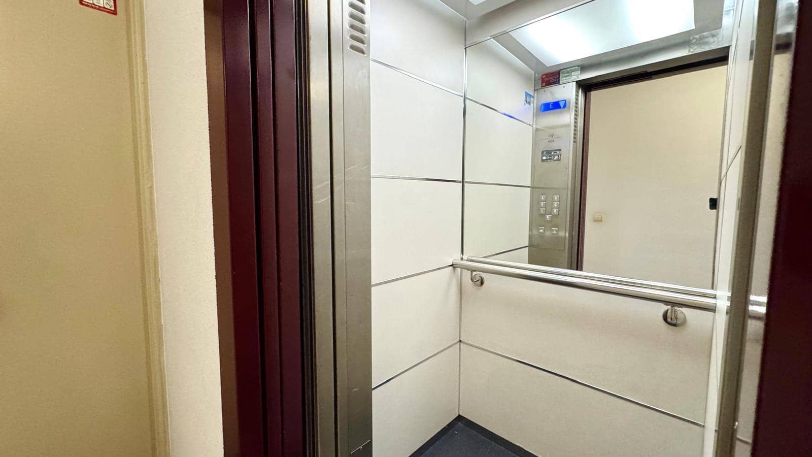 4 slaapkamer Appartement te huur in Alicante stad met garage - € 1.300 (Ref: 9608099)