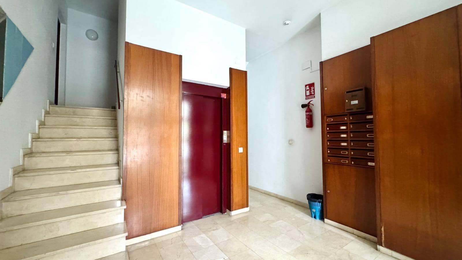 4 slaapkamer Appartement te huur in Alicante stad met garage - € 1.300 (Ref: 9608099)