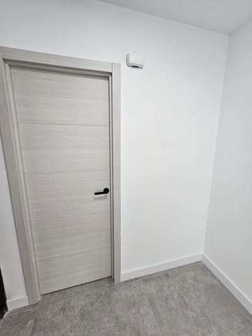 3 bedroom Flat for sale in Carolinas Bajas, Alicante / Alacant city - € 320,000 (Ref: 9615489)