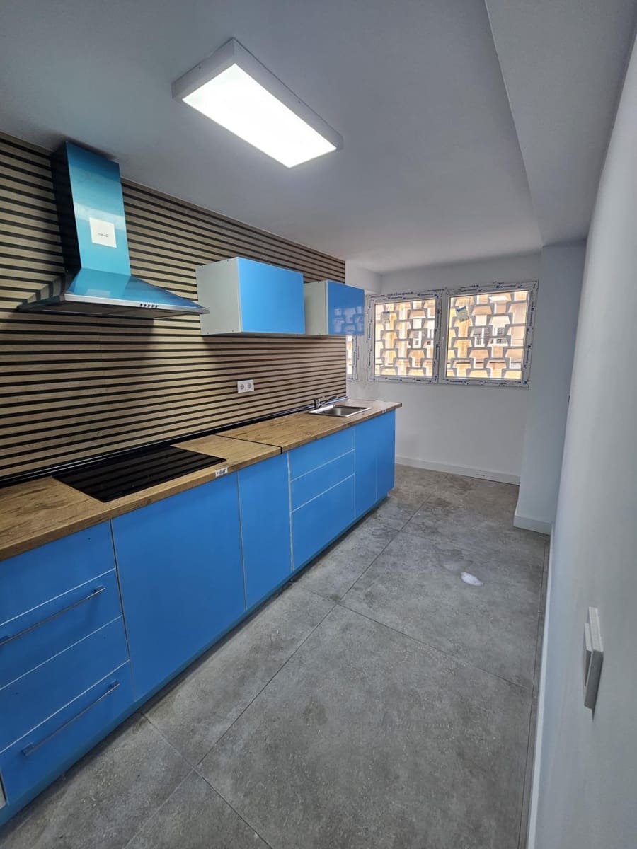 3 bedroom Flat for sale in Alicante / Alacant city - € 320,000 (Ref: 9615489)