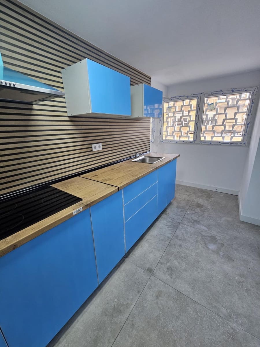 3 bedroom Flat for sale in Alicante / Alacant city - € 320,000 (Ref: 9615489)