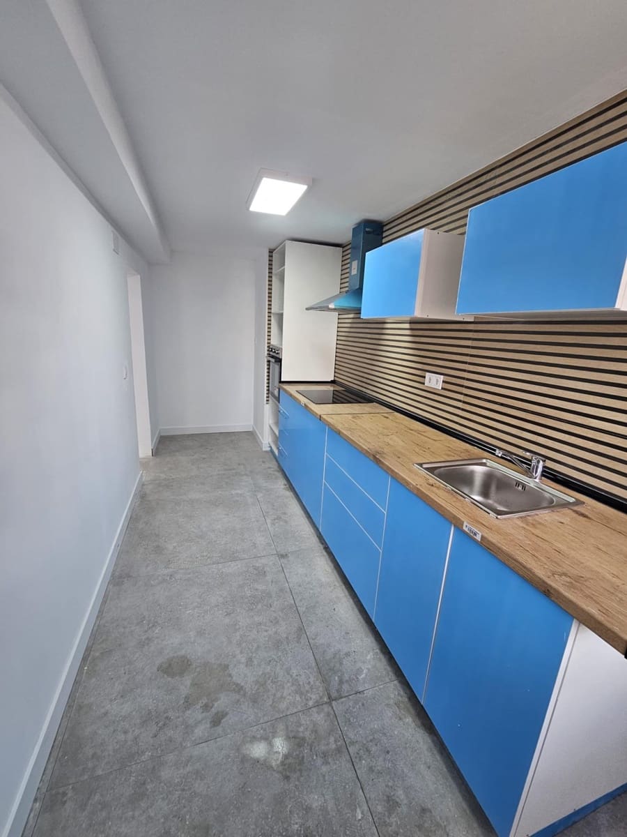 3 bedroom Flat for sale in Alicante / Alacant city - € 320,000 (Ref: 9615489)