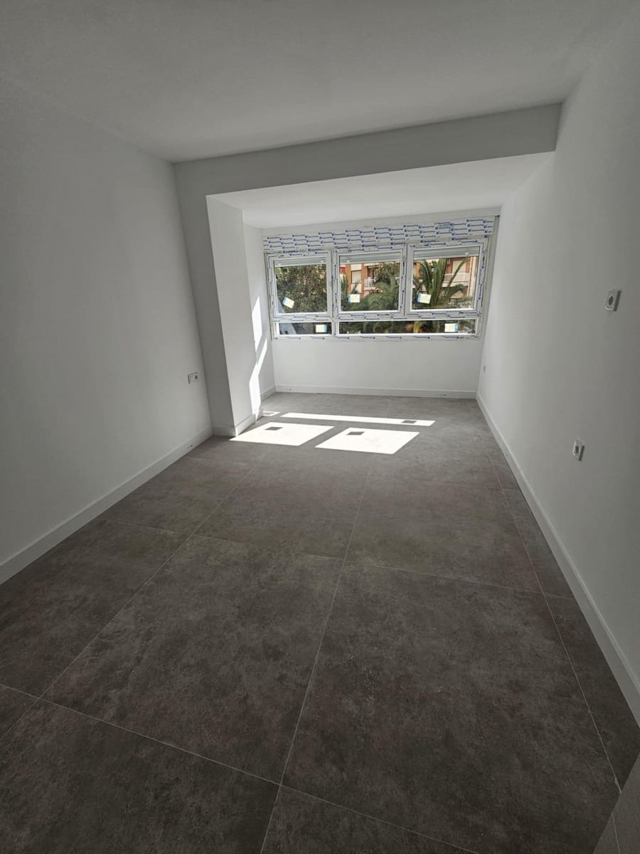 3 bedroom Flat for sale in Alicante / Alacant city - € 320,000 (Ref: 9615489)