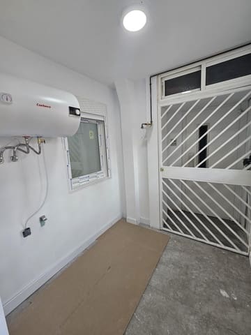 3 bedroom Flat for sale in Carolinas Bajas, Alicante / Alacant city - € 320,000 (Ref: 9615489)