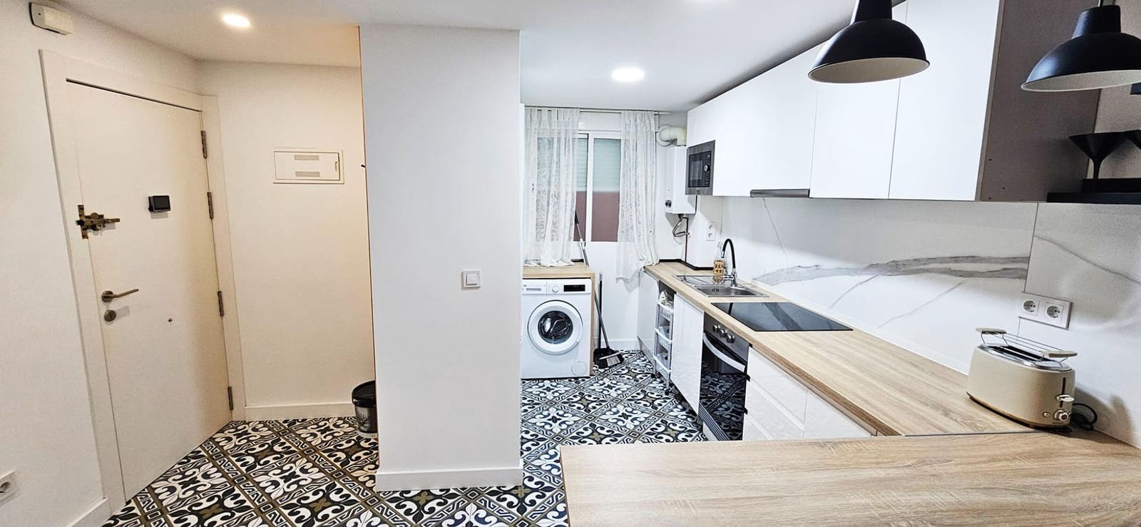 2 bedroom Flat for sale in Alicante / Alacant city - € 260,000 (Ref: 9621791)