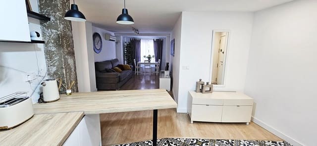 2 bedroom Flat for sale in Mercado, Alicante / Alacant city - € 260,000 (Ref: 9621791)