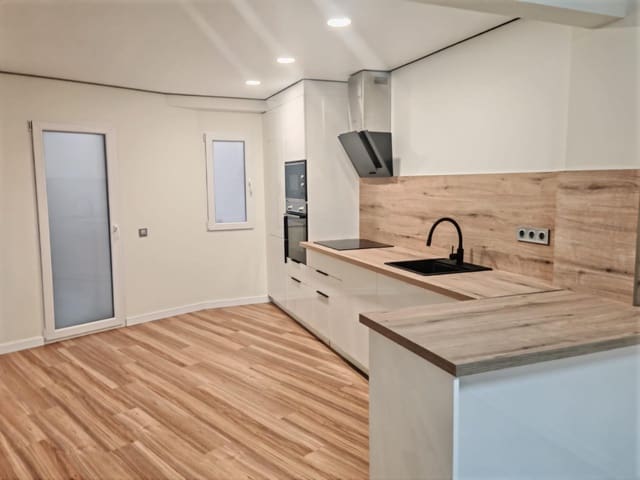 3 bedroom Flat for sale in Alicante / Alacant city - € 252,000 (Ref: 9621792)